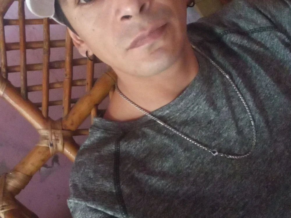 Gabrielaron Offline XXX Chat