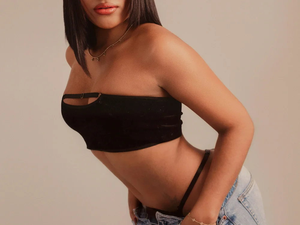 dionneventuri Chat XXX Ngoại tuyến