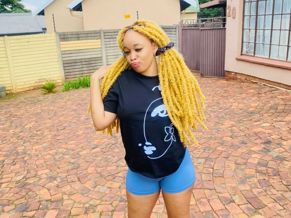 Nisha_102 Chat XXX Ngoại tuyến