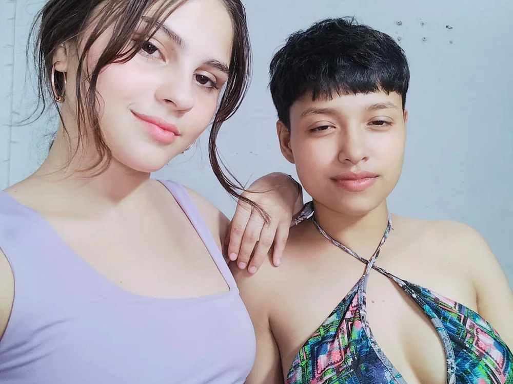 Victoriaandruby's Offline Chat Room