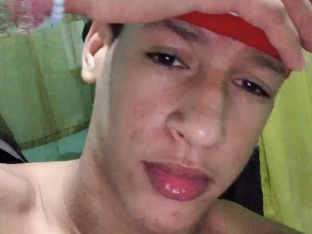 Manuelx_00's Offline Chat Room