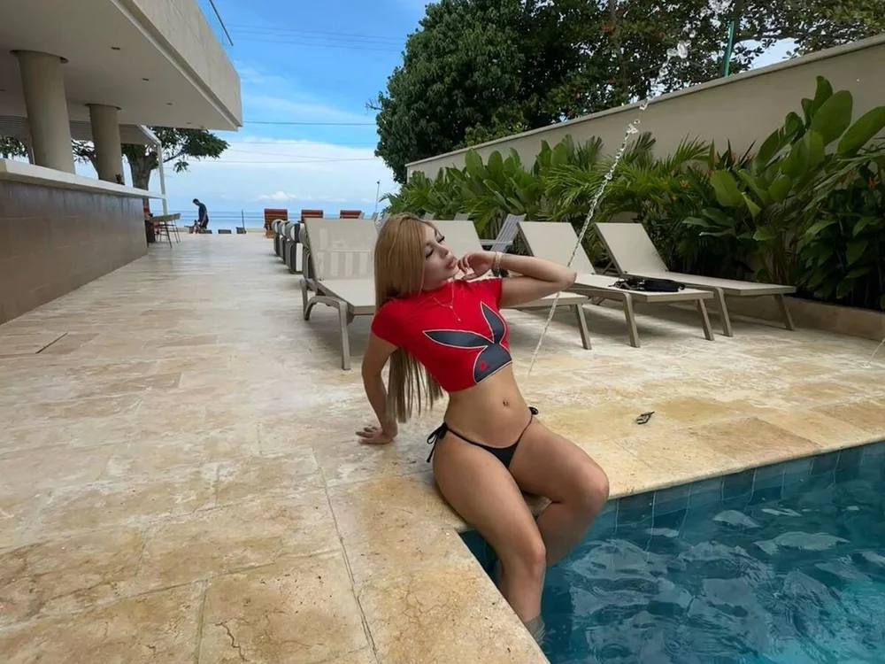 shalomm_ Offline XXX-Chat