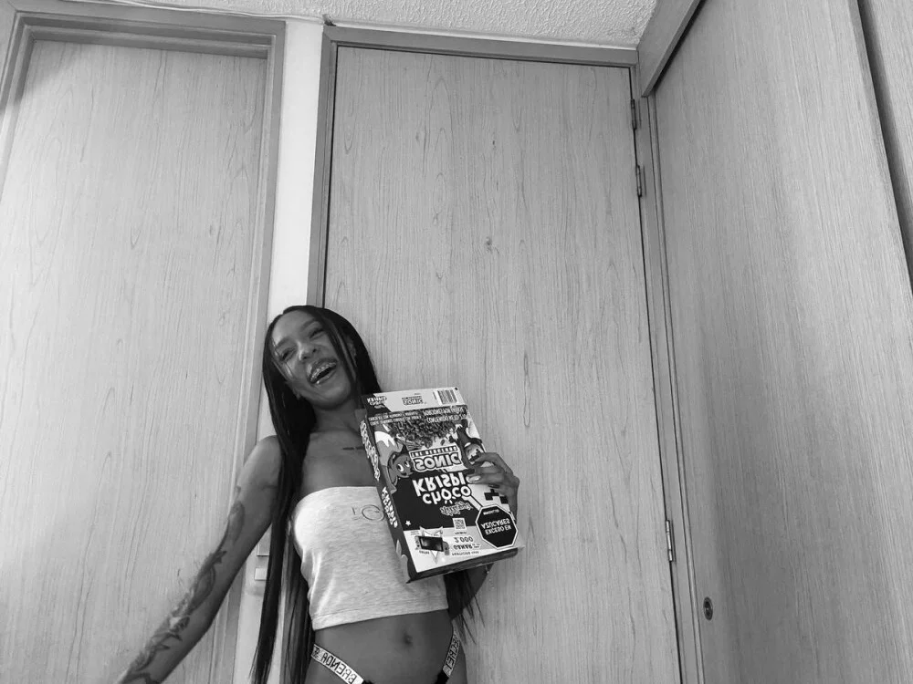 Laizasamantha2 Offline XXX-Chat