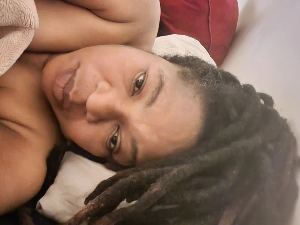 Zuriyourqueen's Offline XXX Chat