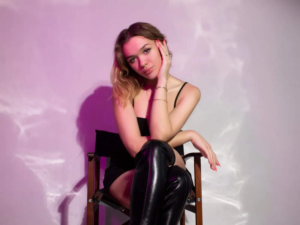 ChrystalKiss' Offline Chat Room