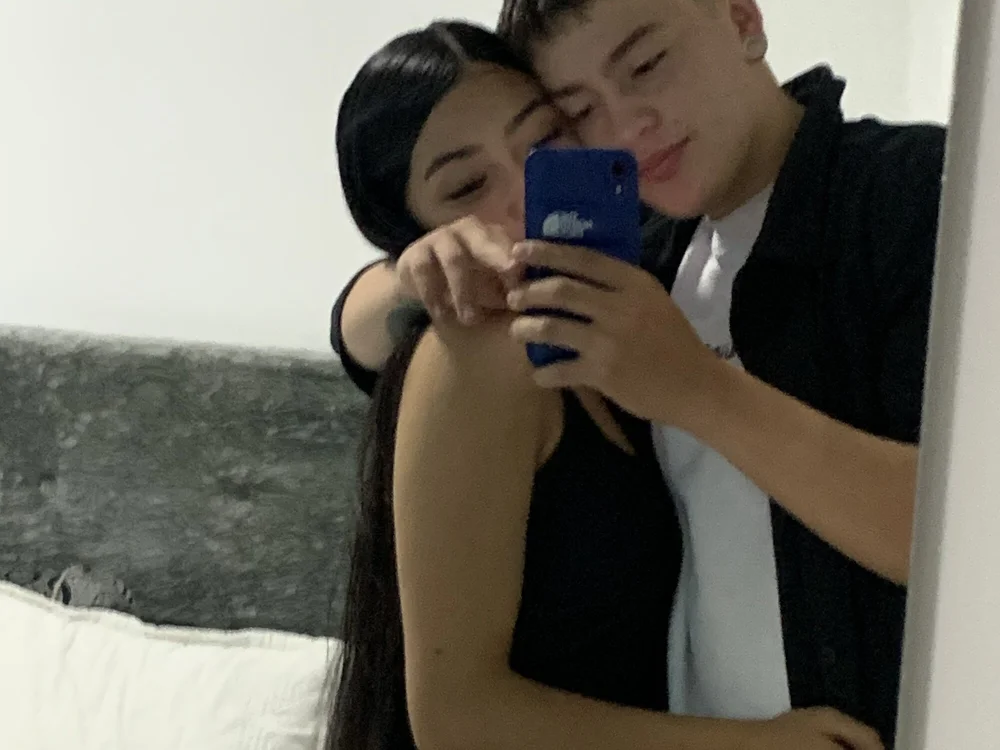 hazel_axel_ offline chatrum