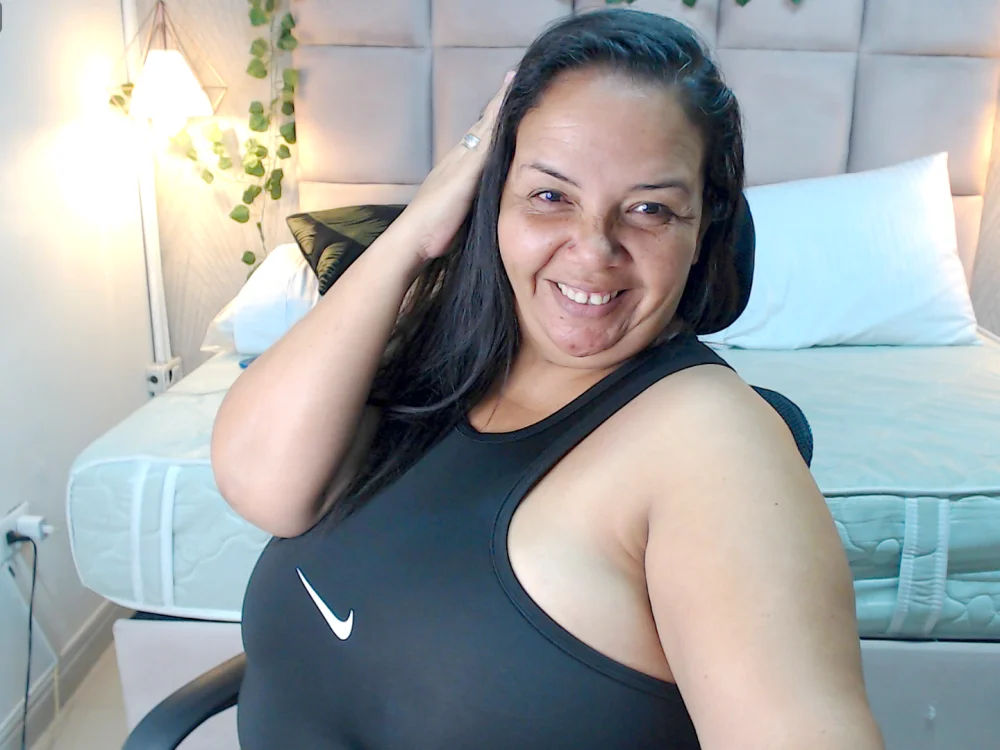 Penelope_Nipples_ Adlı Modelin Çevrimdışı XXX Sohbeti