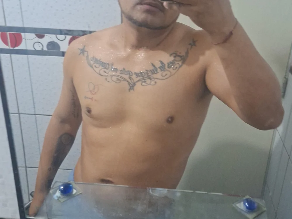 rodrigoes827n Offline XXX chat