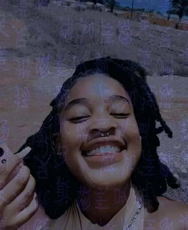 SexyyRedxxx 離線 XXX 聊天