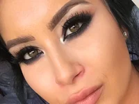 Nicoollee_'s Offline Chat Room