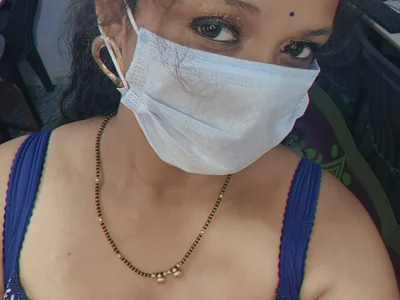 hot_ishaani