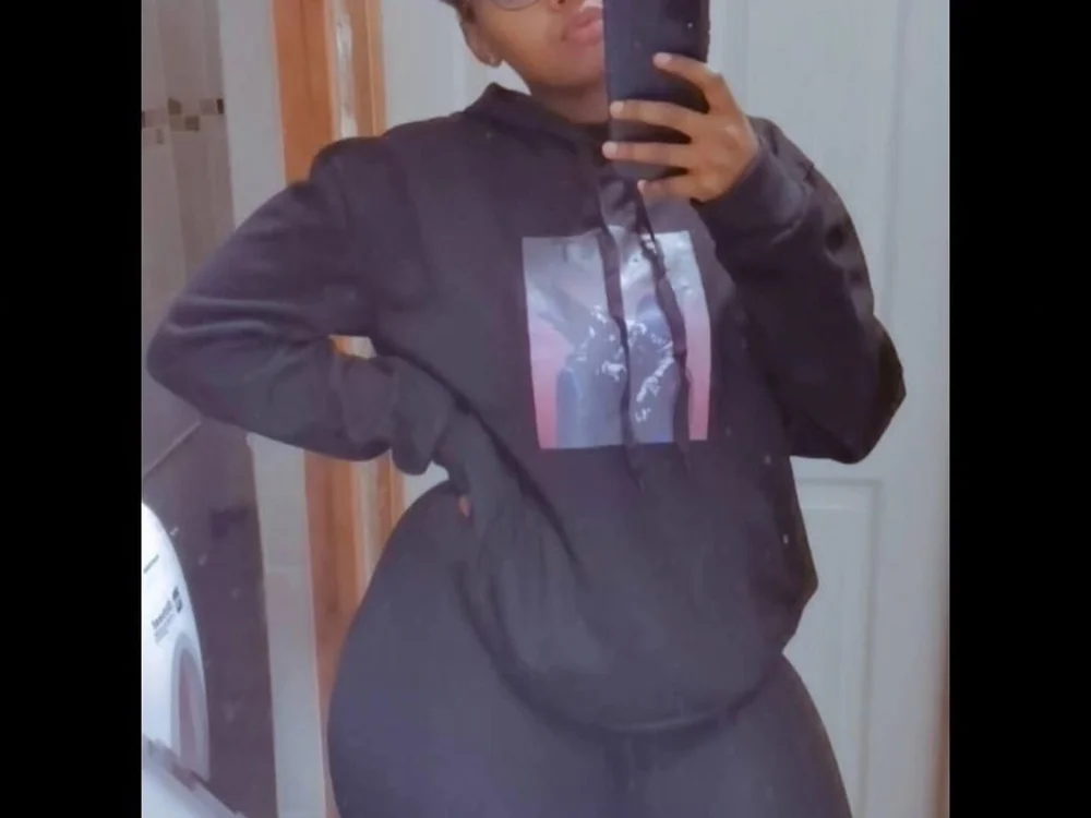 Am_all_yours' Offline XXX Chat