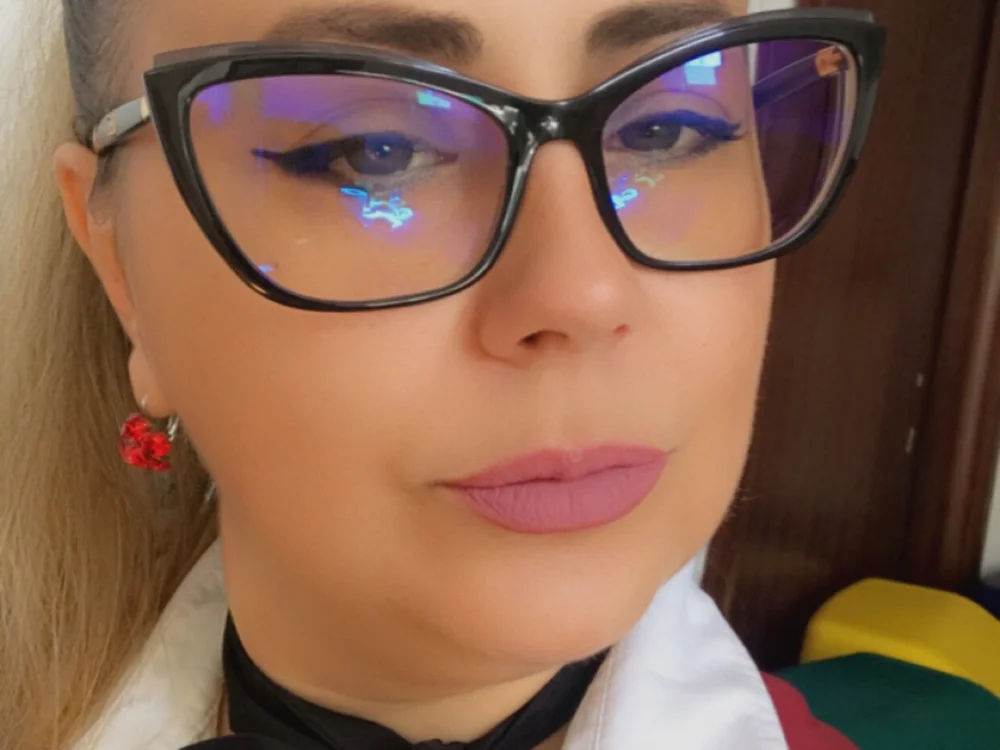 Jully87's Offline Chat Room
