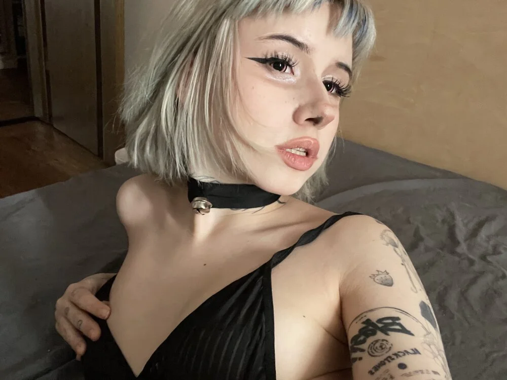 Velor_Velmochi's Offline XXX Chat