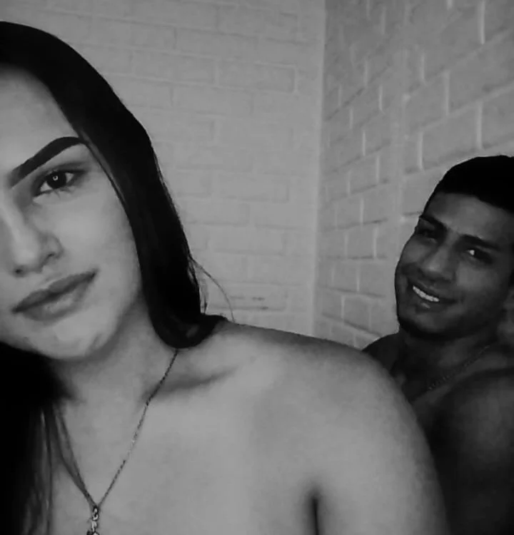 vanesaycris অফলাইন XXX চ্যাট