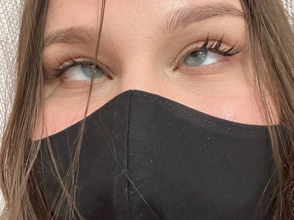 Niki_Hug – Naživo XXX chat