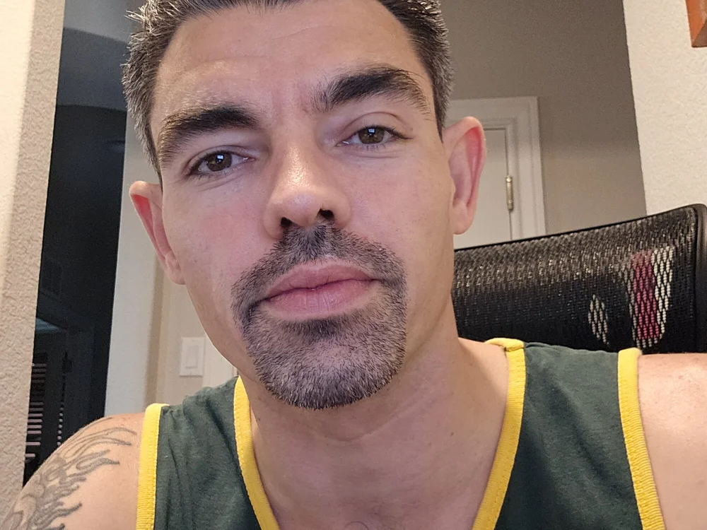 JustinCase420710's Offline Chat Room