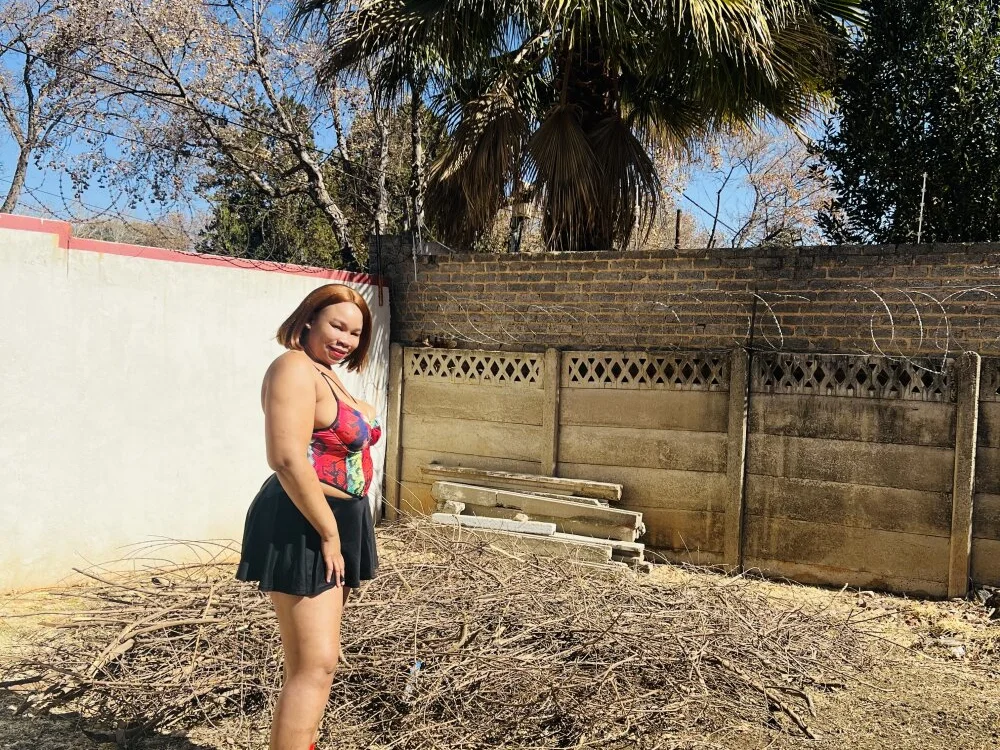 YELLOWBUSTYMELLONS 离线XXX聊天