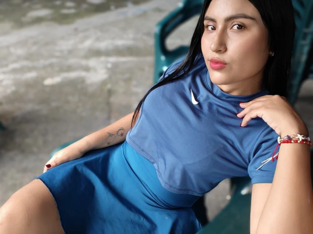 Valentinaa09 Adlı Modelin Çevrimdışı XXX Sohbeti