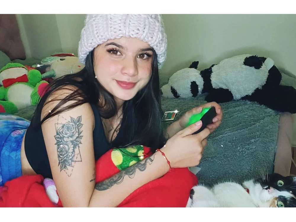 Charlotte_Adans' Offline XXX Chat