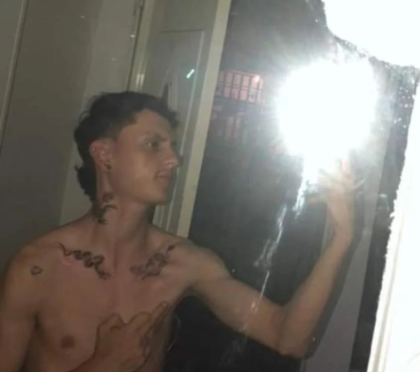 massimosex18's Offline XXX Chat