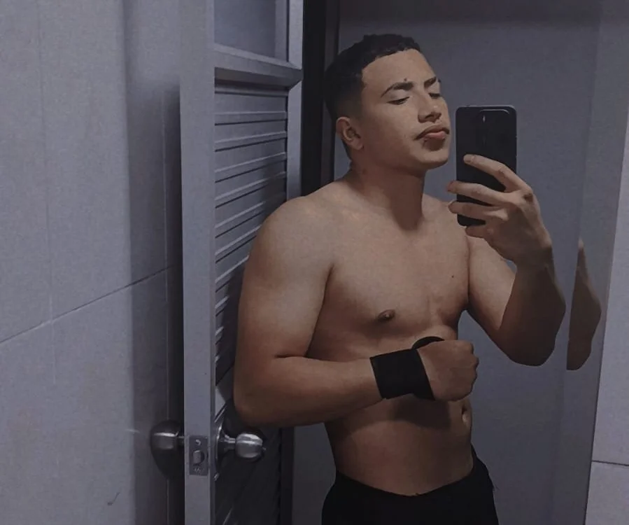 david_hot_crazy Adlı Modelin Çevrimdışı XXX Sohbeti