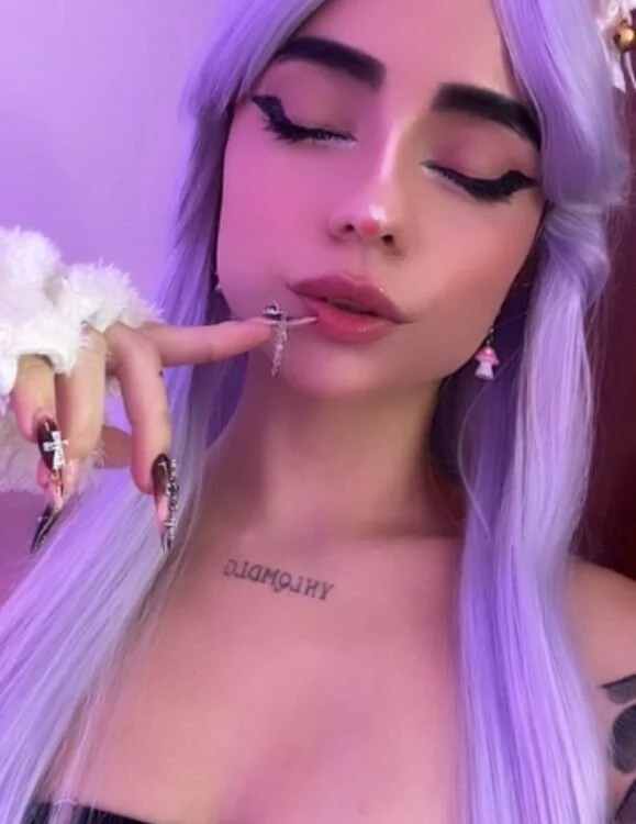 Lunaapuff_'s Offline Chat Room