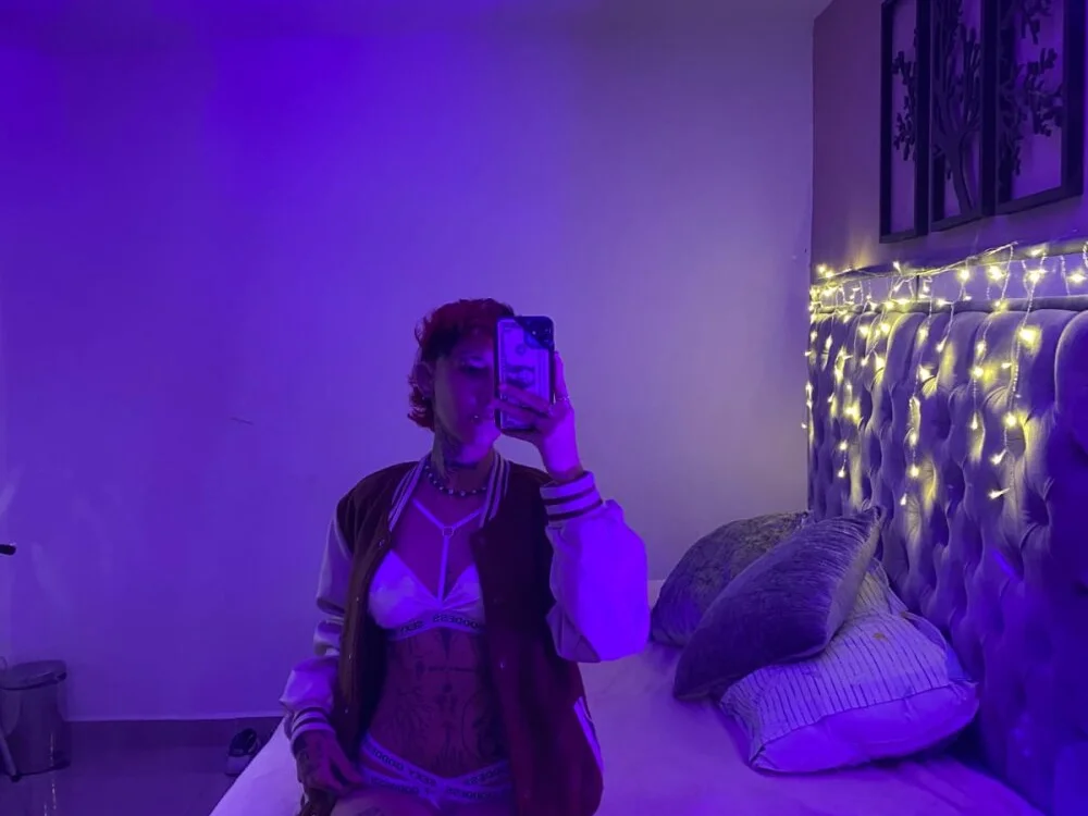 Luci_Rose Offline XXX Chat