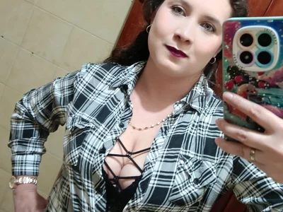 ScarletVibess Female C2c Live Webcam Porn