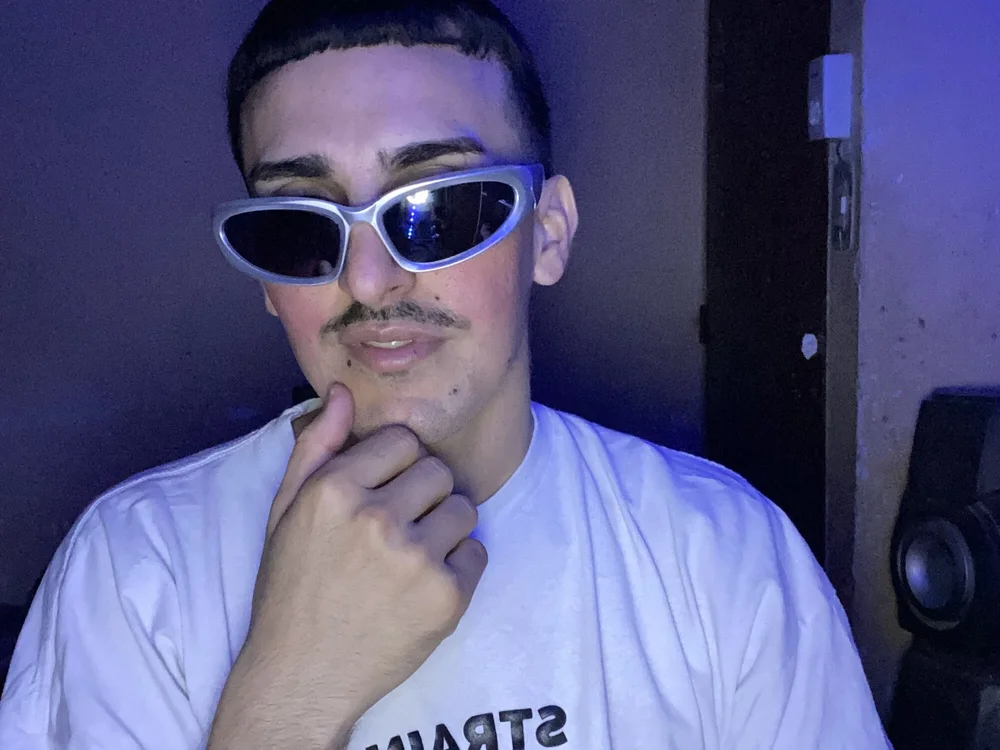 zolorzarafaeln Offline XXX chat