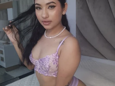 MiiaMonroee Female Cheapestprivateslatin Live Cam Striptease