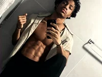 BlackBullTitus's webcam live show