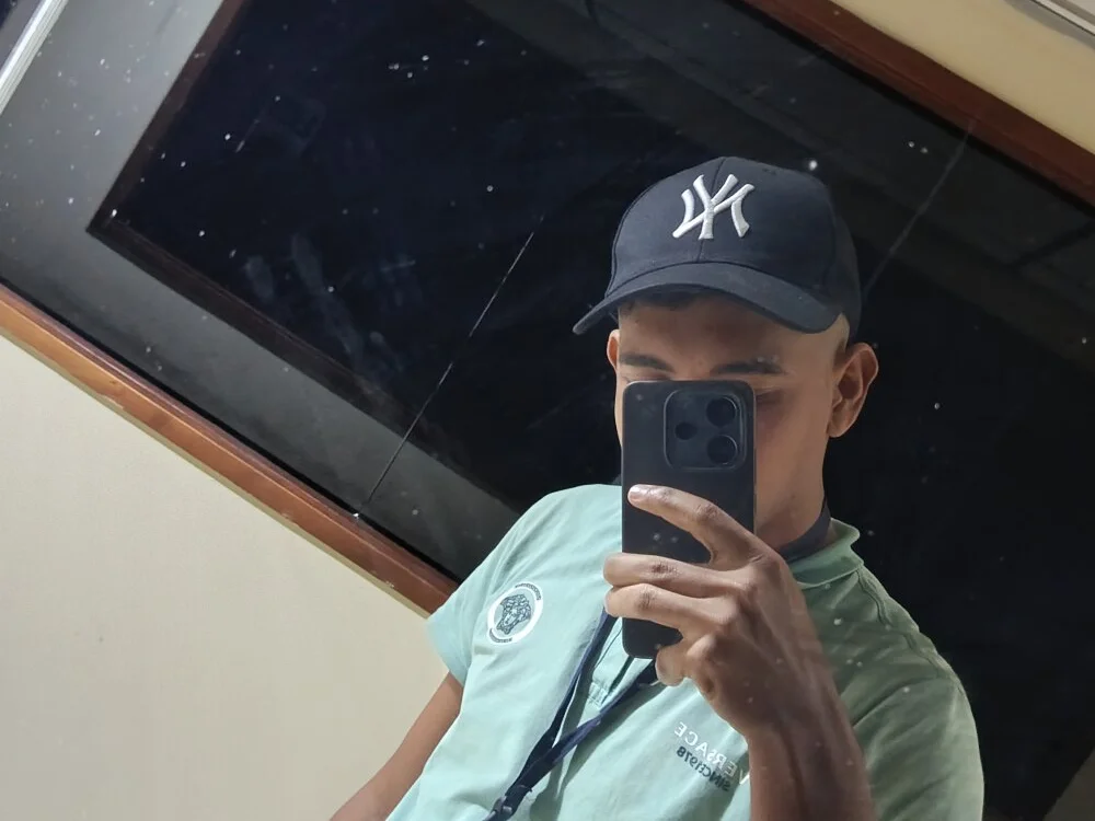 MorenoVn_19cm – Offline XXX chat