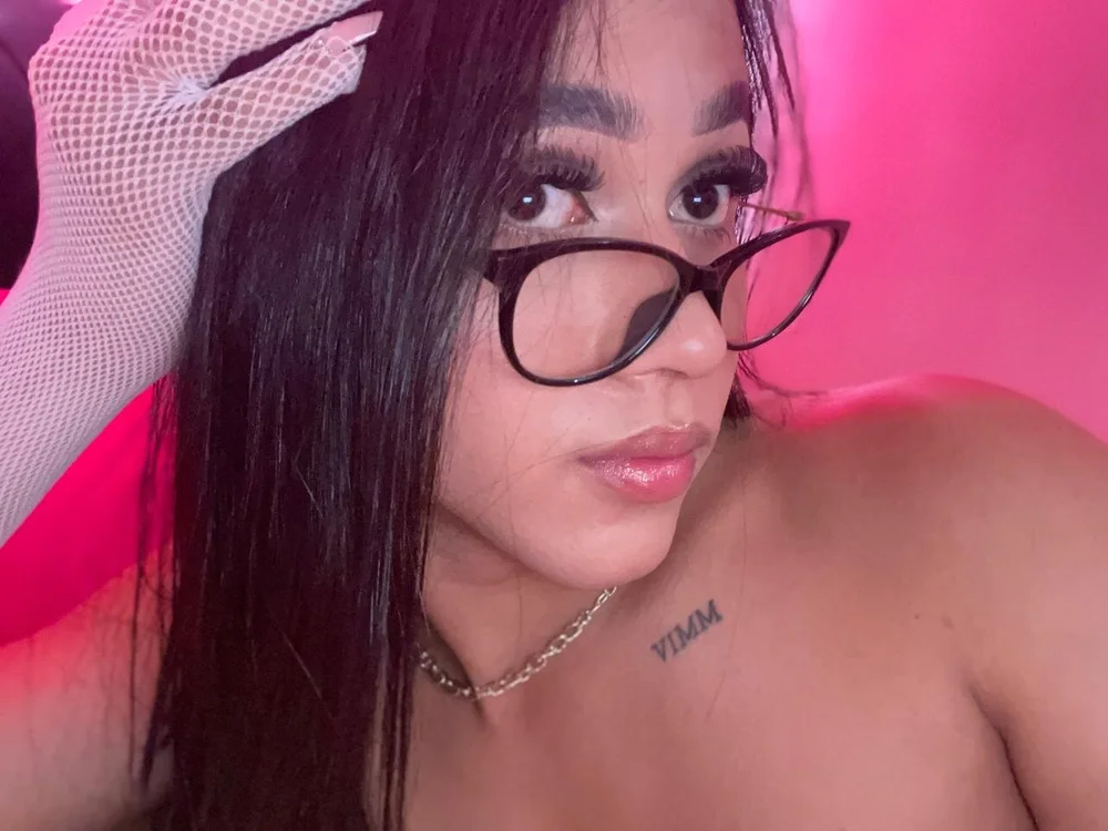 Miss_KhalifaDoll Offline XXX Chat