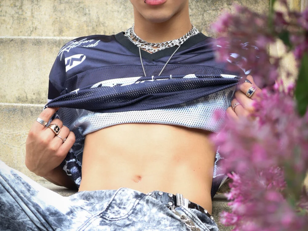 Dark_Boy26 Adlı Modelin Çevrimdışı XXX Sohbeti