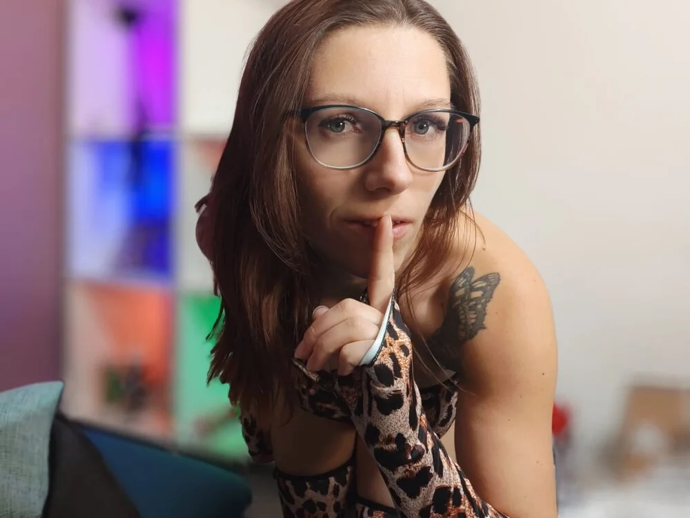 Tasty_pantsn Offline XXX chat