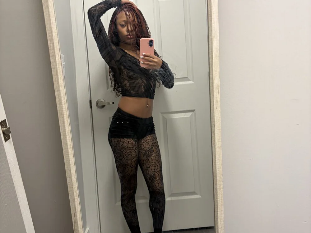 ekkomisso Adlı Modelin Çevrimdışı XXX Sohbeti