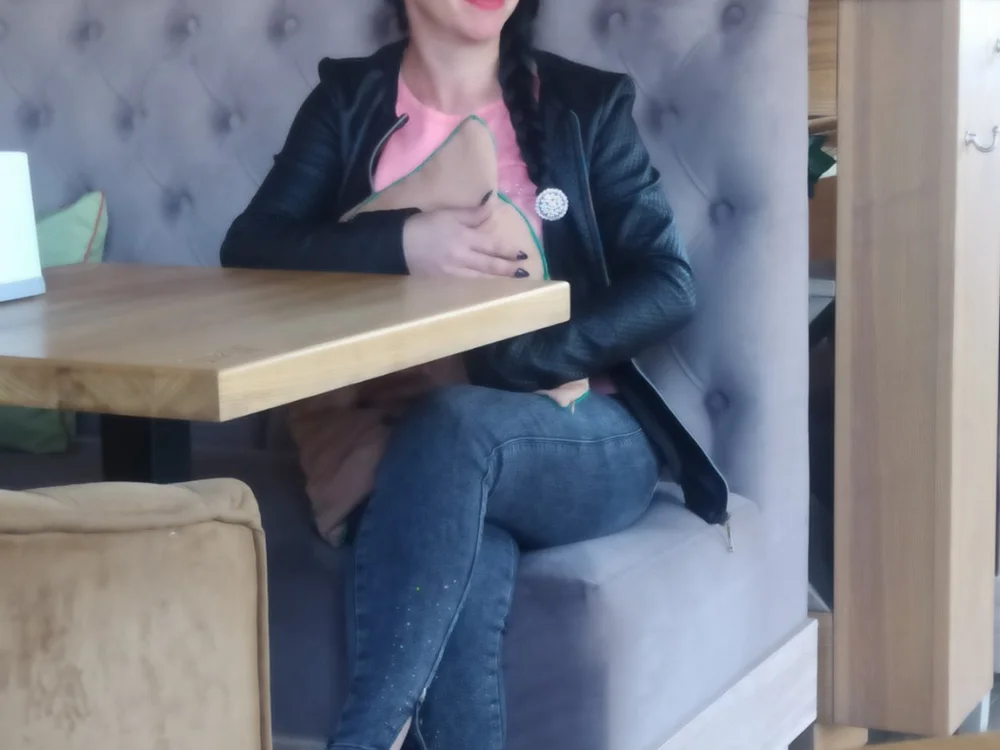 Selina_Busty's Offline XXX Chat