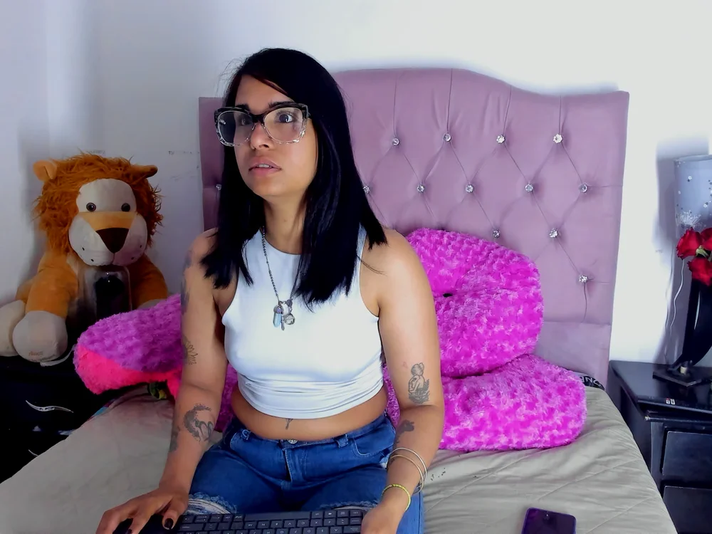Saray_maze's Offline Chat Room