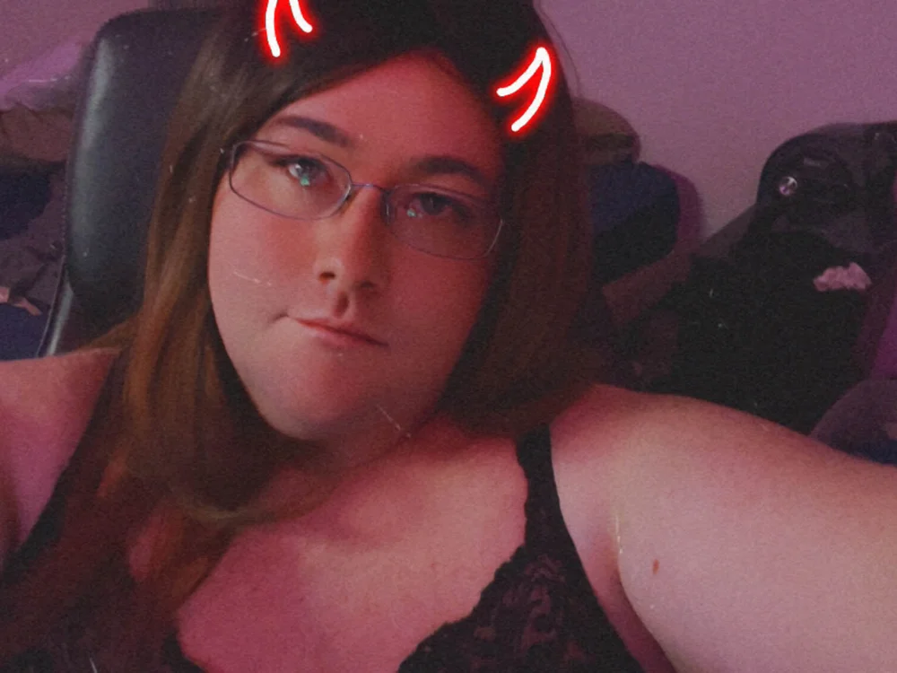TransJennifer1982's Offline Chat Room