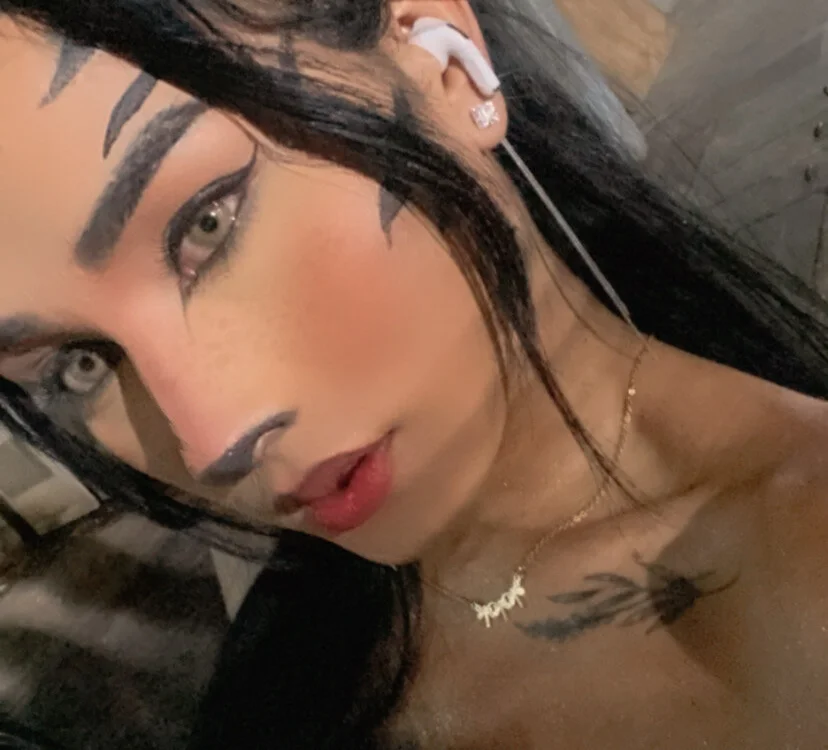 danna_alvarez – Offline XXX chat