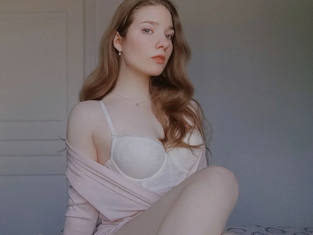 MonicaHopsのオフラインXXXチャット