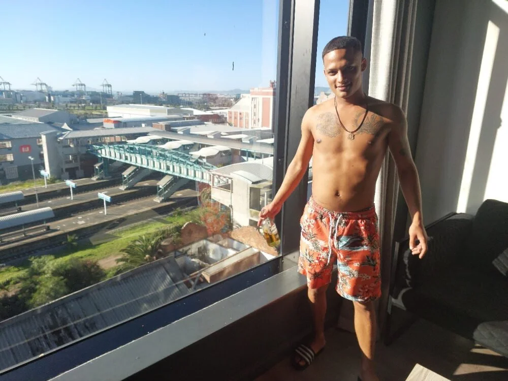 SomethingTooRemember's Offline XXX Chat