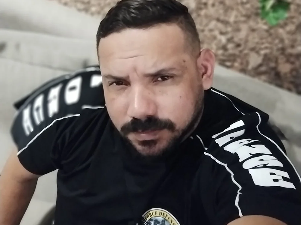 ROZZMI's Offline Chat Room
