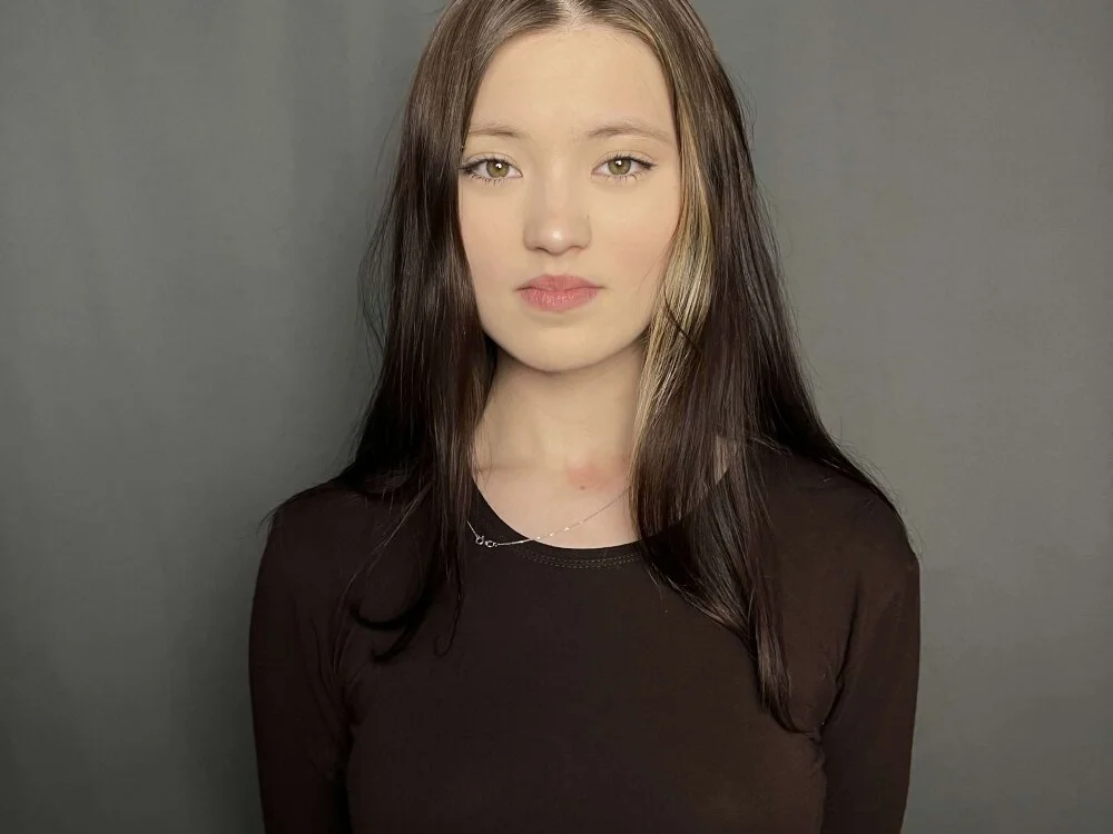 Chat +18 de EleniRoeber ao vivo