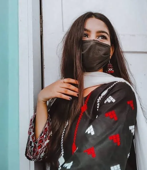 JenniferLovess cover photo