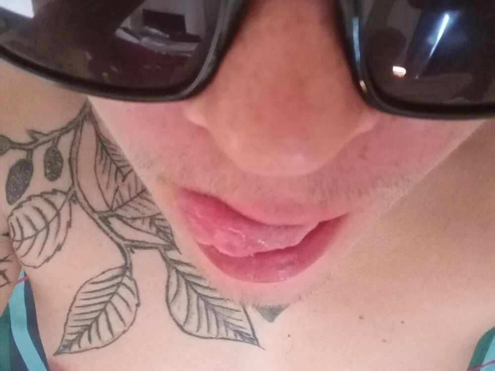 Dyr08 Chat XXX offline