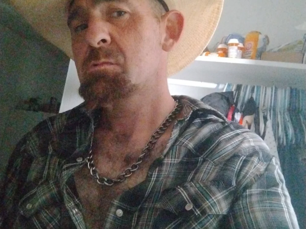 DarkDizzo666 offline chatrum