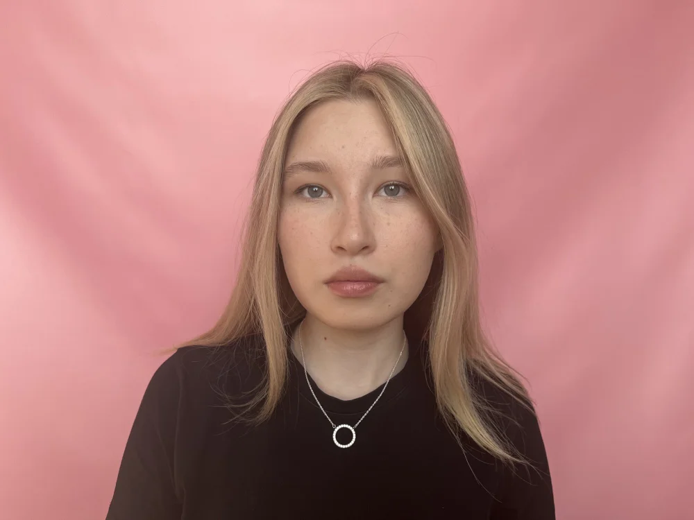 AdinaBrandt offline chatrum
