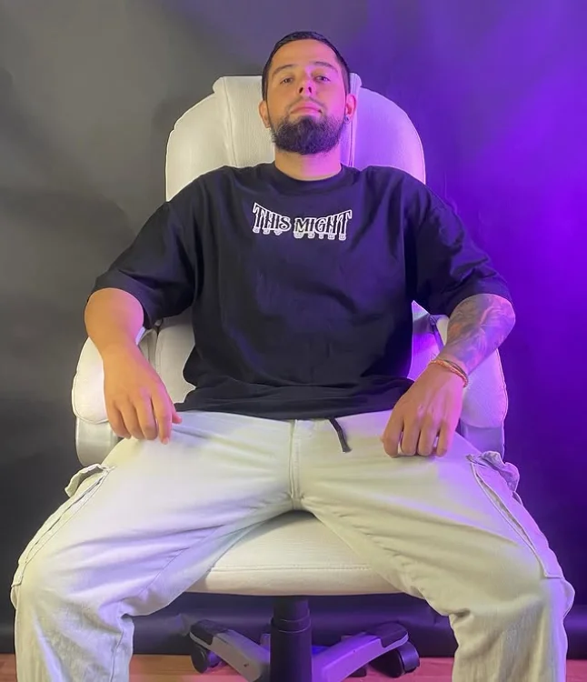 Velm_Stoner offline XXX-chat